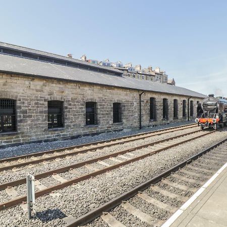 Ferienwohnung Tornado Engine Shed Whitby Exterior foto